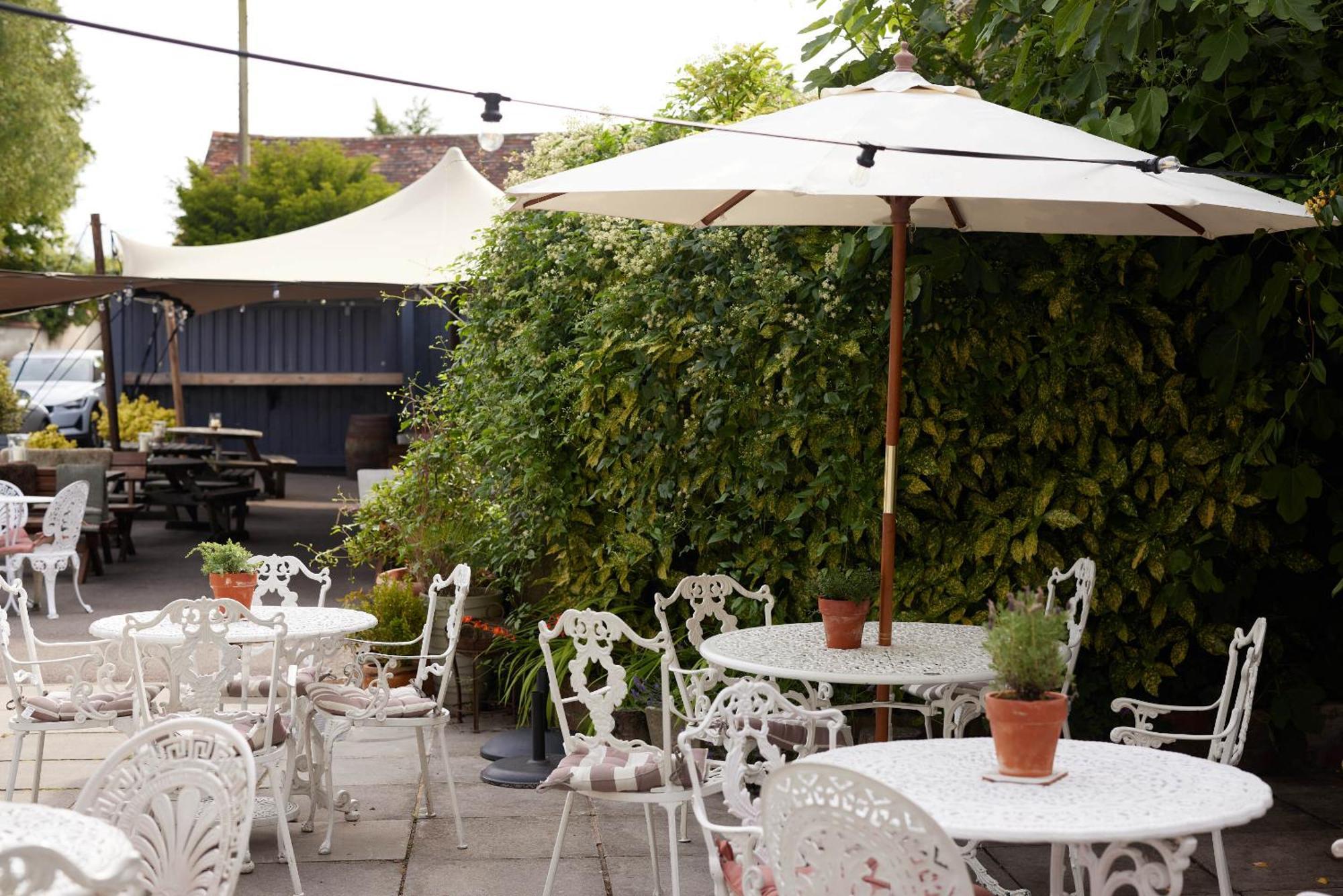 Отель The Grosvenor Arms Hindon Экстерьер фото
