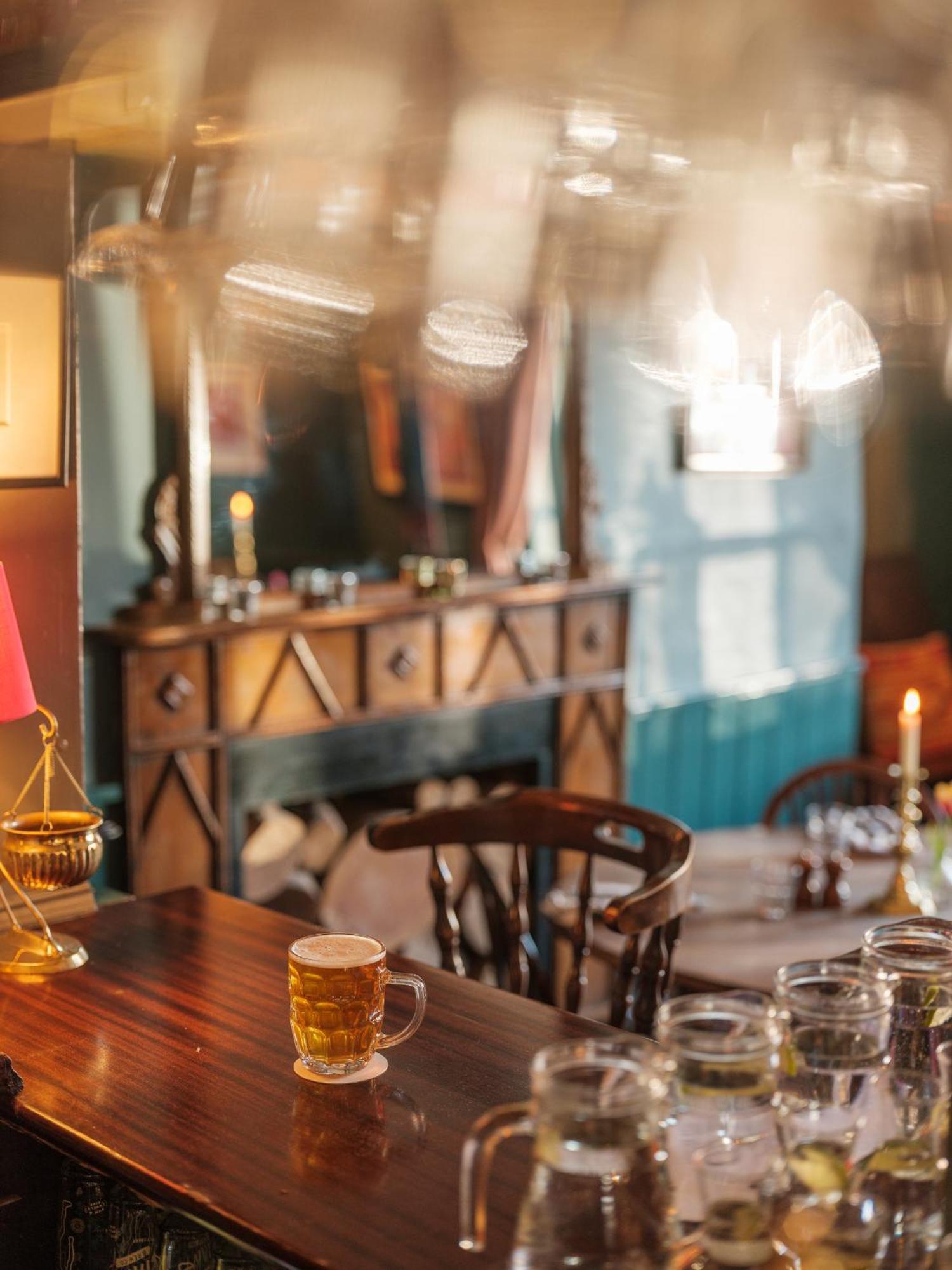 Отель The Grosvenor Arms Hindon Экстерьер фото