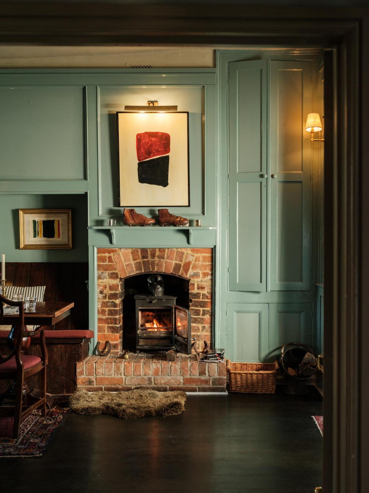 Отель The Grosvenor Arms Hindon Экстерьер фото