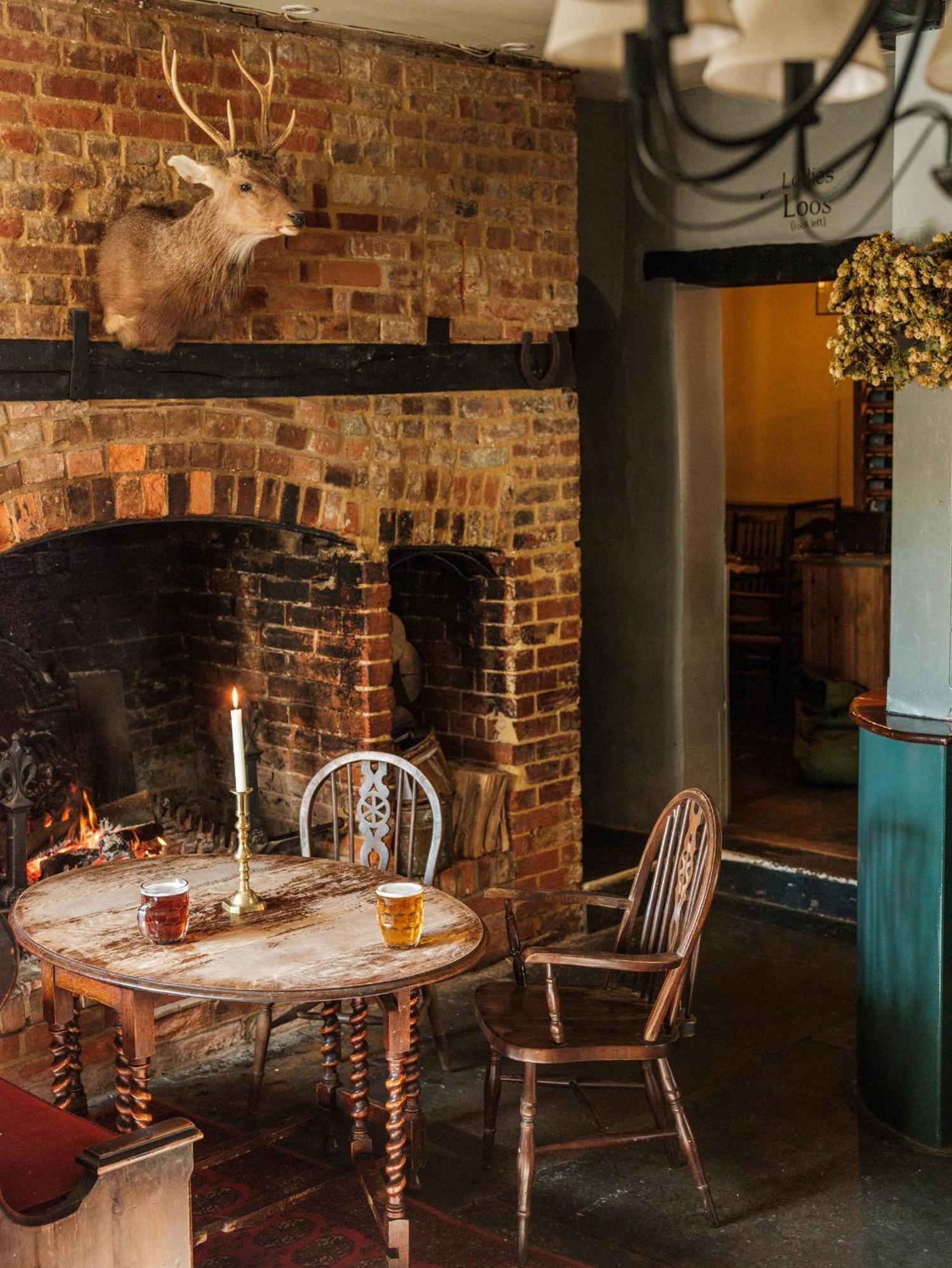 Отель The Grosvenor Arms Hindon Экстерьер фото